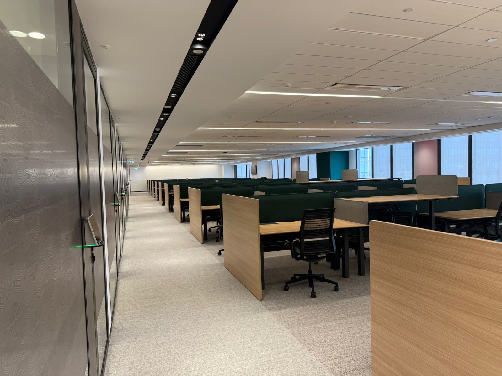 Table Space, Amex DT3 by Design Domain, Chennai, image 6